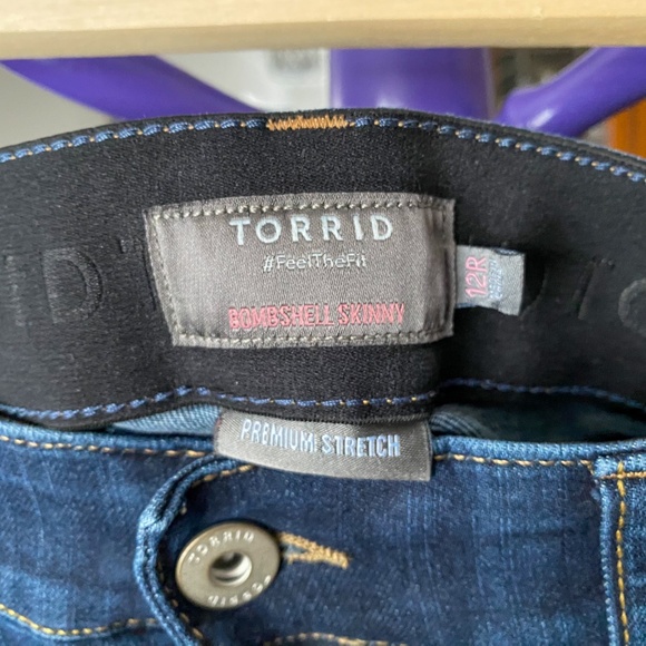 Bombshell Premium Stretch Skinny Jean, size 12 - Picture 3 of 5